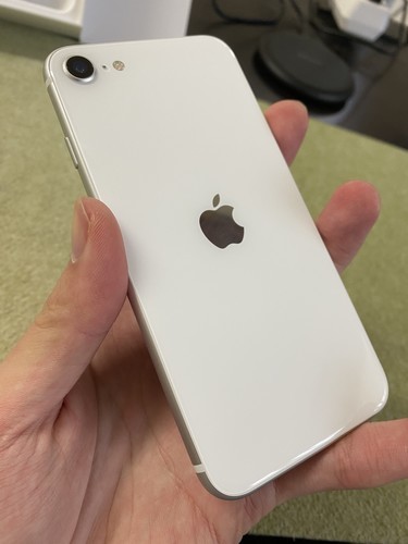 【新品未使用】iPhoneSE2 ホワイト